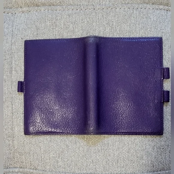 **SOLD** Hermés  agenda cover/passport holder EUC - AUTHENTIC - Picture 4 of 12